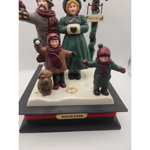 Vintage Christmas Lighted Carolers Musical Holiday Scene Figure 11" - Picture 3 of 16